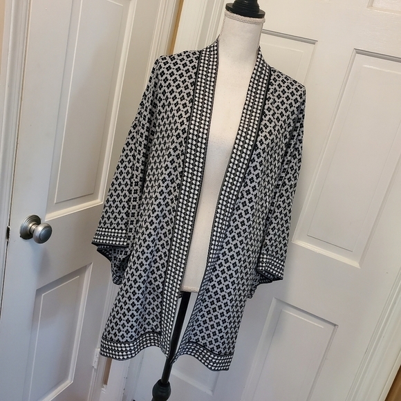 Max Studio Floral Print Kimono Size Large Black & White - Picture 1 of 11